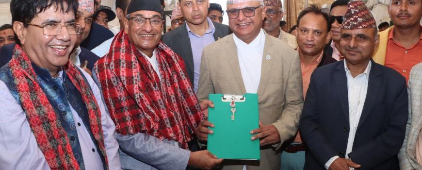 प्रधानमन्त्रीले प्रचण्डसँग फोटो खिच्दैमा गठबन्धनमा असर पर्दैन : गृहमन्त्री लेखक 