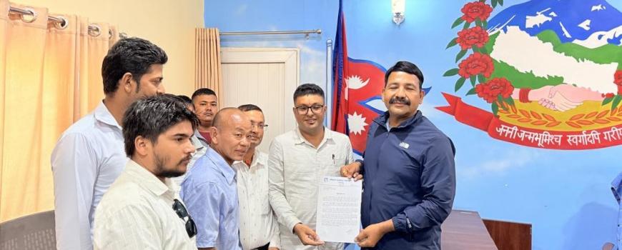 इटहरीका नगरप्रमुख पौडेल विरुद्ध सुनसरीका पत्रकार आन्दोलित 