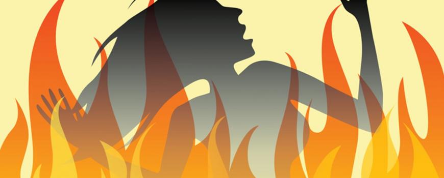 सुनसरीको दुहबीमा श्रीमानले श्रीमतीलाई पेट्रोल छर्किएर आगो लगाए