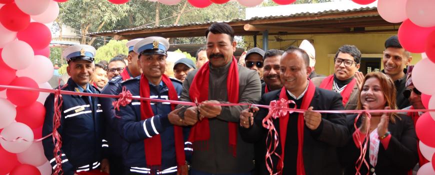 जेनजी आन्दोलनमा ध्वस्त बनेको इटहरी ट्राफिक प्रहरीलाई स्थानीयले बनाइदिए नया भवन जेनजी आन्दोलनमा ध्वस्त बनेको इटहरी ट्राफिक प्रहरीलाई स्थानीयले बनाइदिए नया भवन