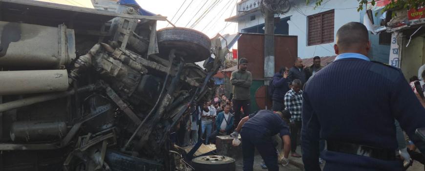 धरानको जिरो प्वाइन्टमा बस दुर्घटना हुँदा ५ जनाको मृत्यु, १२ घाइते 