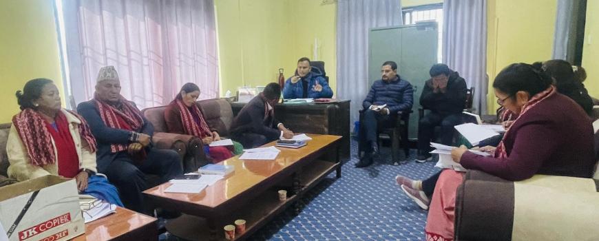 सेवा प्रवाह चुस्त बनाउन संसदीय समितिको यातायात व्यवस्था कार्यालयमा निर्देशन, कर्मचारी भन्छन् अनलाइन सिस्टममा लैजान सरकारले ढिलाइ गर्‍यो