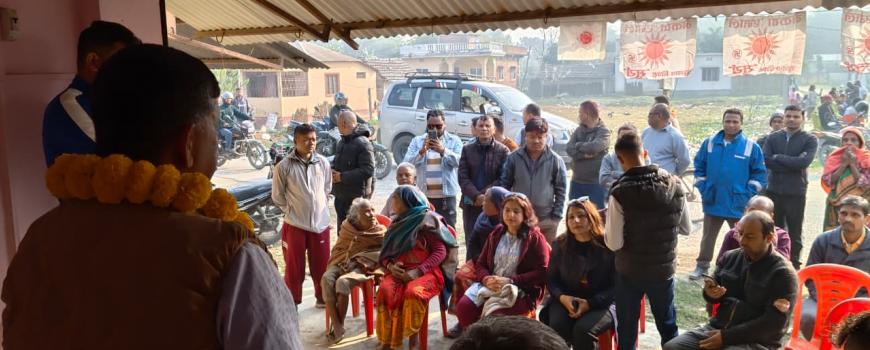 घरदैलोमा पुगेका जीवन घिमिरेलाई मतदाताको साथ, भन्छन्, ‘तपाईँ राम्रो काम गर्ने मान्छे हो’ 