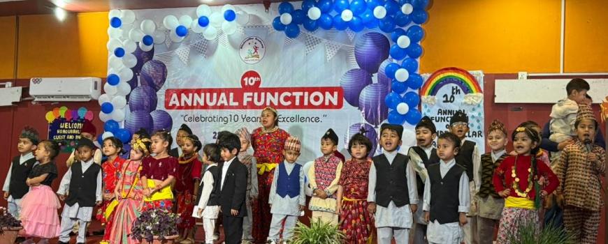 किण्डरपिलर एकेडेमीको वार्षिकोत्सवमा बालबालिकाको सिर्जनशील प्रस्तुतिले  अभिभावक उत्साहित