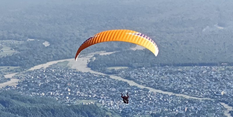 paraglading