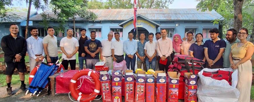 रोट्याक्ट इटहरीद्धारा सशस्त्र प्रहरीलाई विपत् उद्धार सामग्री हस्तान्तरण रोट्याक्ट इटहरीद्धारा सशस्त्र प्रहरीलाई विपत् उद्धार सामग्री हस्तान्तरण